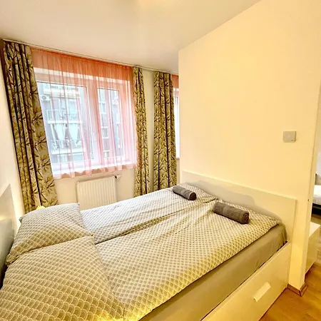 Leo Apartment